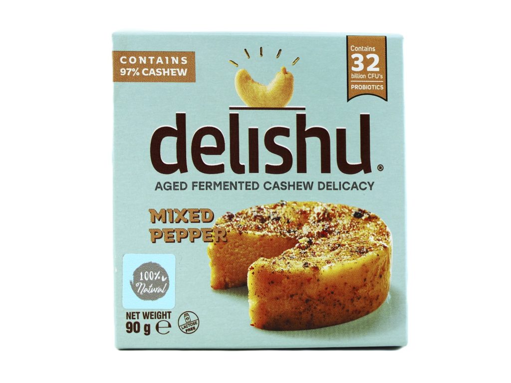 VEGÁN DELISHU KESUDIÓBÓL KÉSZÜLT ÉRLELT SAJT JELLEGŰ KÉSZÍTMÉNY-SZÍNES BORSOS 90G[H]