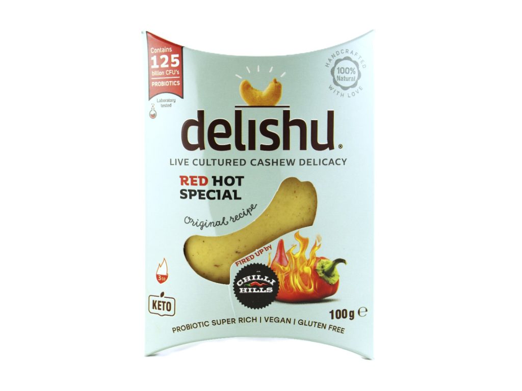 VEGÁN DELISHU KESUDIÓBÓL KÉSZÜLT FRISS SAJT JELLEGŰ KÉSZÍTMÉNY, CHILIS 100G[H]